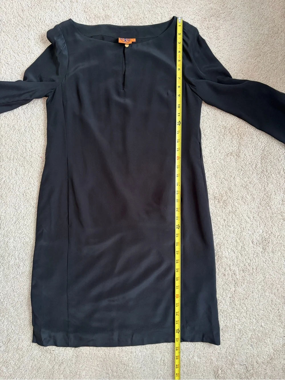 Tory Burch 100% Silk Black Dress‎ Long Sleeve Keyhole Neckline Belted Size 8